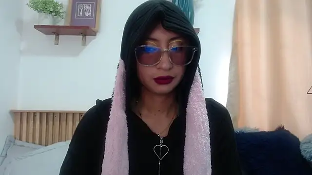 Violet 2003 online show from May 2026 02:25:01 PM