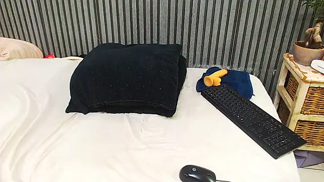 kinkynaghty online show from April 2026 02:09:02 PM