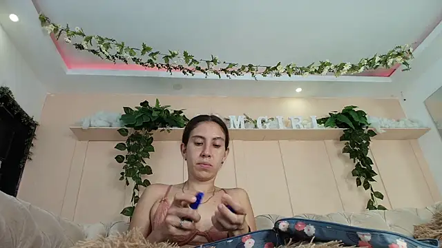 Snapshot of alix_rada chatting on June 2026 08:14:02 PM alix rada online show from June 2026 08:14:02 PM