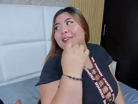 TiffanyMonrowHL online show from March 2026 01:22:02 PM