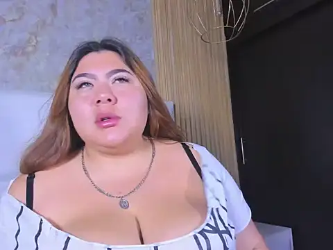 TiffanyMonrowHL online show from April 2026 01:00:02 PM