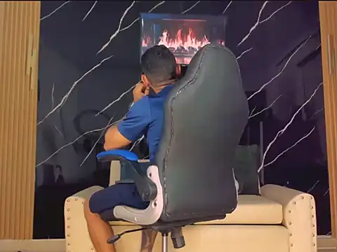 HenrryDouglas online show from April 2026 05:50:02 PM