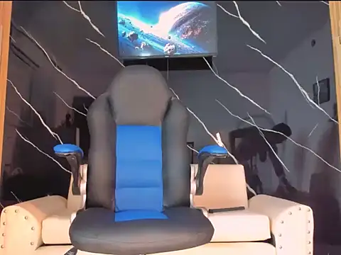 HenrryDouglas online show from April 2026 04:15:01 AM