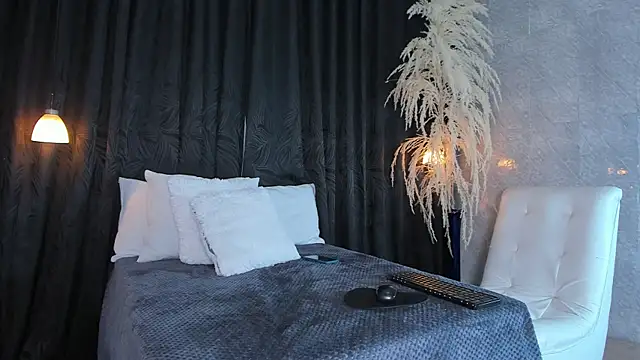 madisonyeduar  online show from April 2026 02:36:02 PM