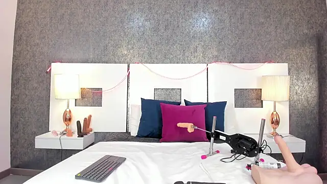 anna  lu online show from April 2026 01:04:01 PM