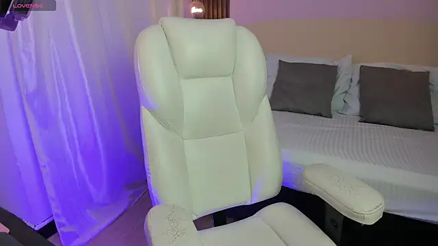 Hanna Tylor online show from March 2026 07:57:01 PM