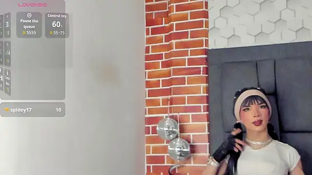 luxuryheavenn online show from April 2026 09:39:33 PM