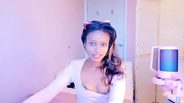 Amber Fae online show from April 2026 11:46:01 PM