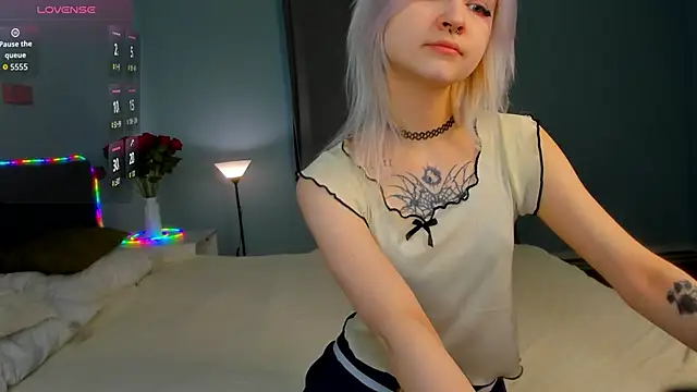 Mary Wester online show from April 2026 12:02:02 AM