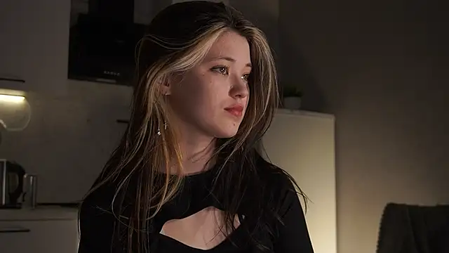 ShyAkemis online show from April 2026 04:10:02 PM