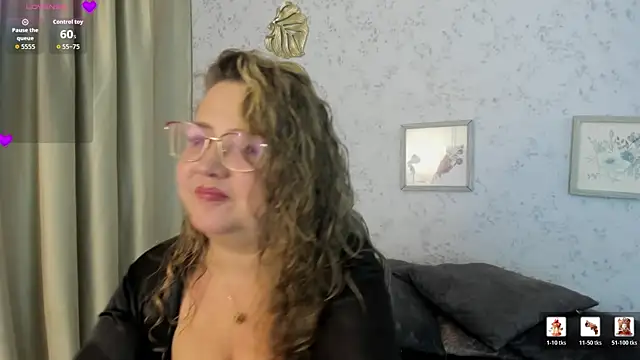 Snapshot of Martinacurvy_ chatting on July 2026 08:08:01 AM Martinacurvy online show from July 2026 08:08:01 AM