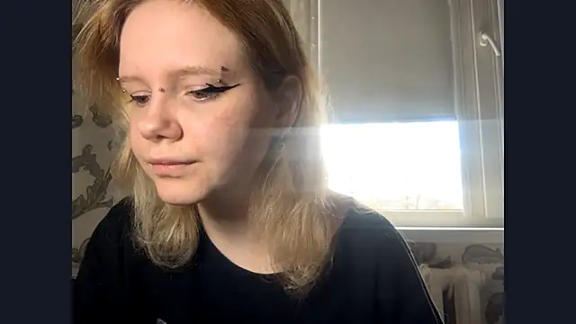 KrystenHoye online show from April 2026 12:24:01 PM