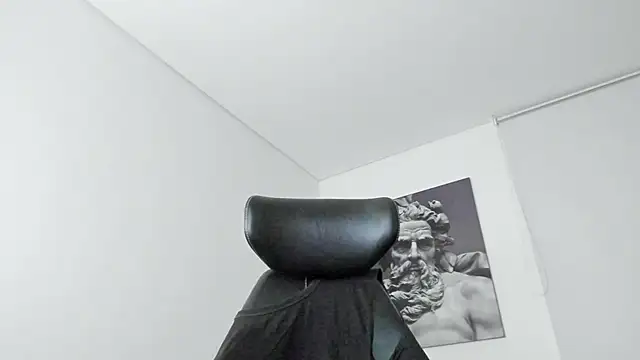 simonleon27 online show from June 2026 12:46:02 AM