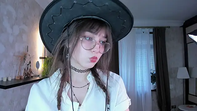 LaelIvie online show from April 2026 08:18:02 AM