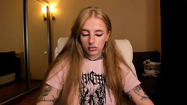 Snapshot of harley_kimm chatting on July 2026 05:48:01 AM harley kimm online show from July 2026 05:48:01 AM