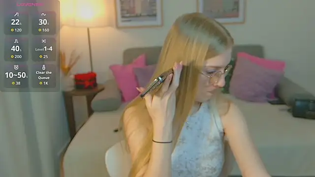 EvaEvis online show from April 2026 09:04:01 AM