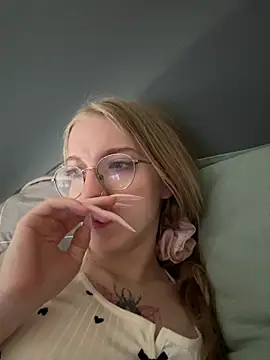 EvaEvis online show from June 2026 01:00:02 PM