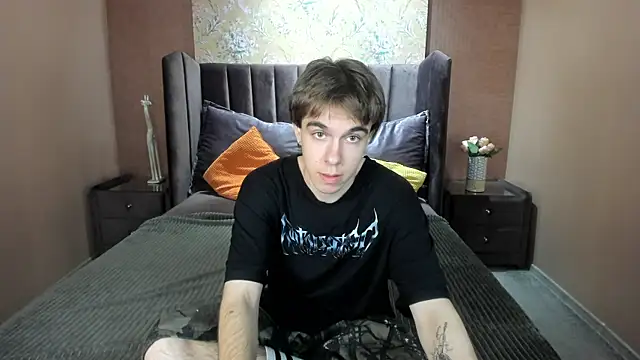Snapshot of DaveBevy chatting on June 2026 07:39:02 PM DaveBevy online show from June 2026 07:39:02 PM