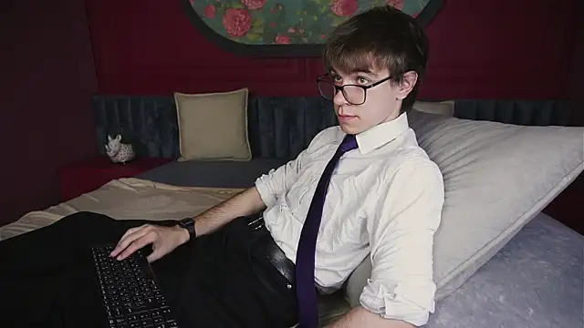 Snapshot of DaveBevy chatting on July 2026 08:24:02 PM DaveBevy online show from July 2026 08:24:02 PM
