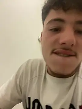 denysio69 online show from April 2026 06:20:01 PM