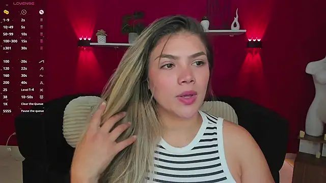 Sofia Velvetx online show from April 2026 02:06:01 PM