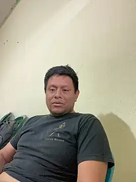 Luis-Armando online show from April 2026 10:10:02 PM