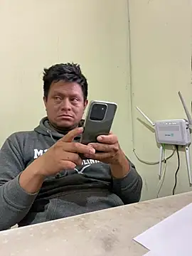 Luis-Armando online show from April 2026 04:19:01 PM