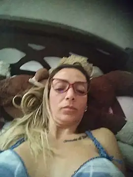 AlanaBrunetteX X online show from April 2026 03:00:01 PM