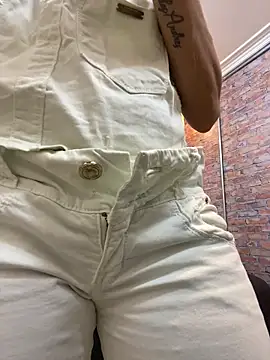 AlanaBrunetteX X online show from June 2026 11:32:02 PM