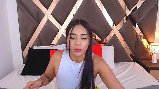 SaraStevenn online show from April 2026 06:30:02 PM