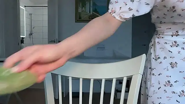 Amy Bronson online show from April 2026 12:21:01 PM