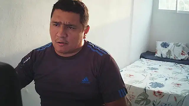 Snapshot of luis20212 chatting on May 2026 10:40:02 PM luis20212 online show from May 2026 10:40:02 PM