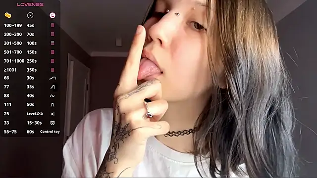 AmeliaMiotii online show from April 2026 11:13:02 AM