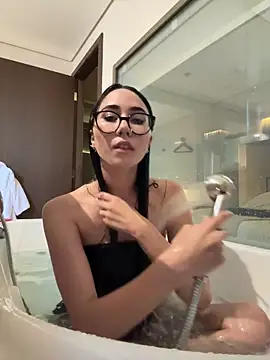 juliacosta online show from April 2026 07:29:02 PM