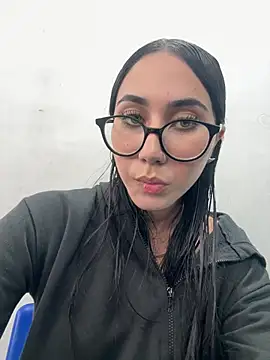 Snapshot of juliacosta chatting on April 2026 01:35:02 PM juliacosta online show from April 2026 01:35:02 PM
