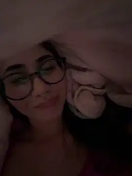 Snapshot of juliacosta chatting on May 2026 01:03:02 AM juliacosta online show from May 2026 01:03:02 AM