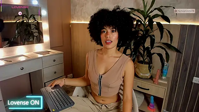 baddie delaylaa online show from April 2026 07:58:01 PM