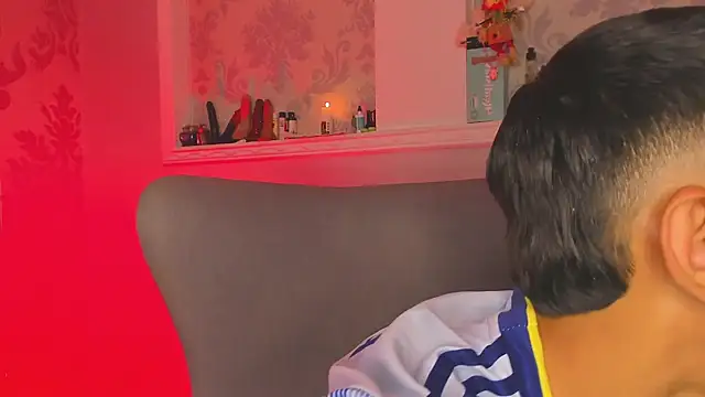 MaicolSmiith  online show from April 2026 04:10:02 AM