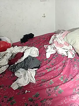 Crislover77 online show from April 2026 04:29:01 PM