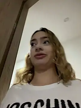 Snapshot of barbievictoria chatting on May 2026 10:43:02 AM barbievictoria online show from May 2026 10:43:02 AM