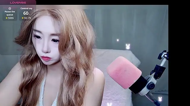 Cuviee online show from April 2026 06:02:01 PM