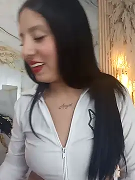  Carolyn online show from June 2026 11:40:01 PM