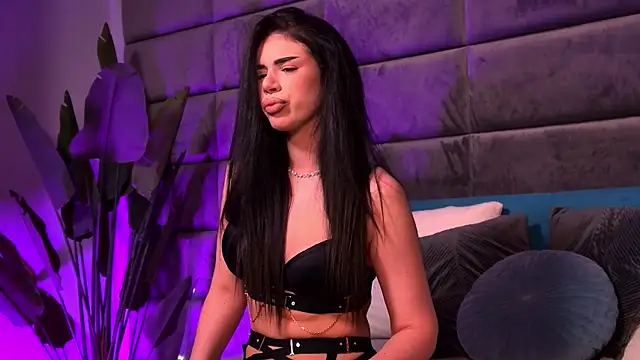 CatalynaVega online show from April 2026 01:15:01 PM