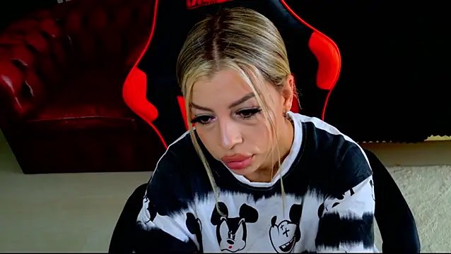 Ohh Nicole online show from April 2026 02:06:02 PM