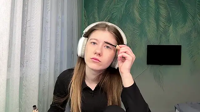 Kate Jomallona online show from April 2026 01:21:01 PM