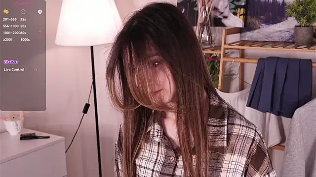 CherlyGuss online show from April 2026 04:01:01 AM