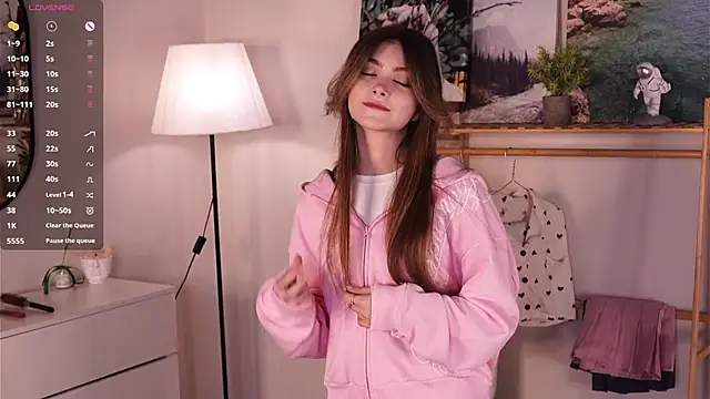 CherlyGuss online show from April 2026 03:24:02 AM