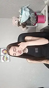 Linda Mur  online show from April 2026 05:49:01 AM