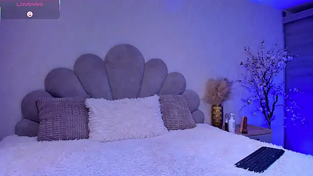 maia lion online show from April 2026 02:22:02 AM