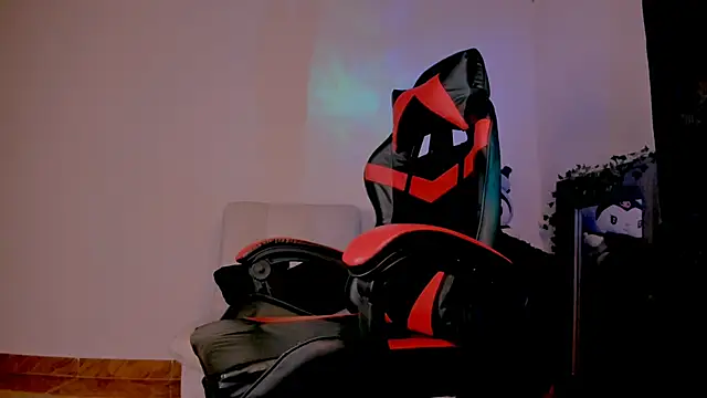 mathew hot21 online show from April 2026 04:15:02 PM